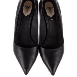 Fendi black leather Pumps woman’s size 38/8 includes dust bag.